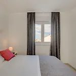 New In Town Center Apartman *