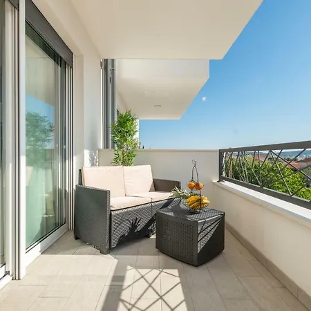 Appartement New In Town Center