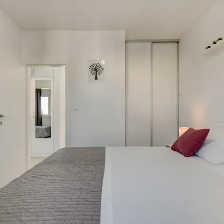 Appartement New In Town Center