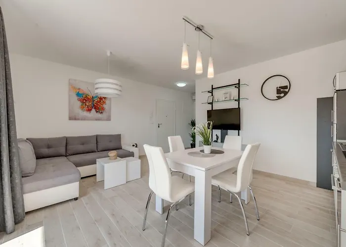 New In Town Center Appartement