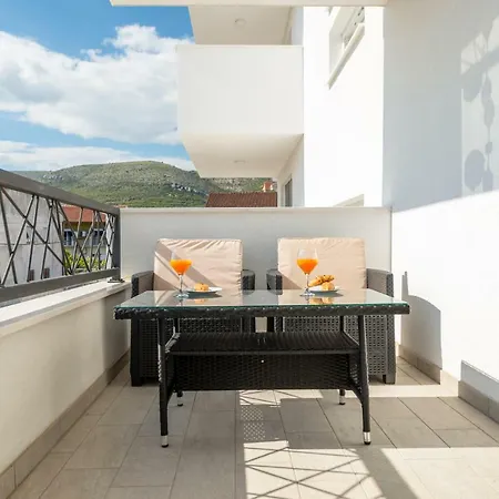 New In Town Center Appartement