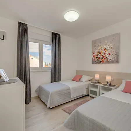 New In Town Center Appartement Trogir