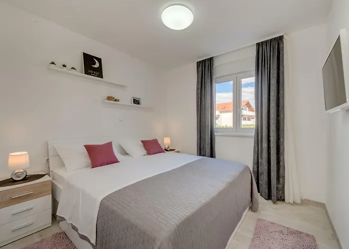 New In Town Center 特罗吉尔