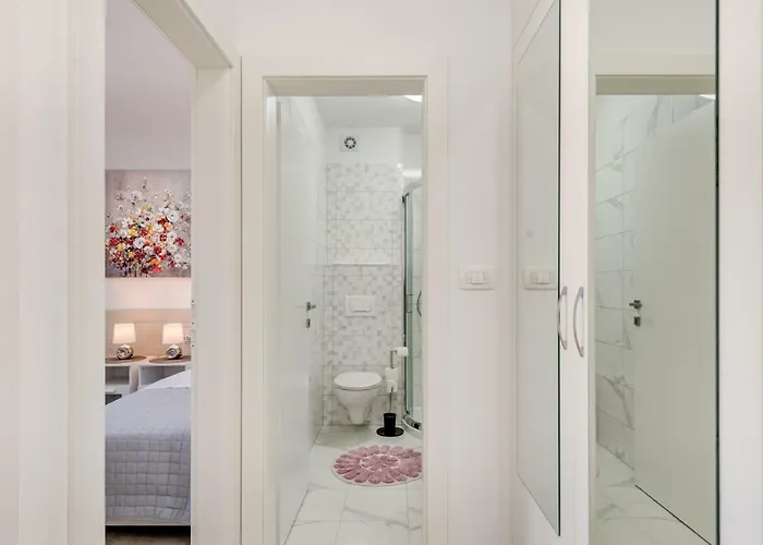 New In Town Center 特罗吉尔