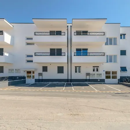 Apartment New In Town Center Trogir