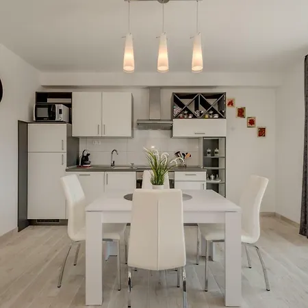 New In Town Center * Trogir