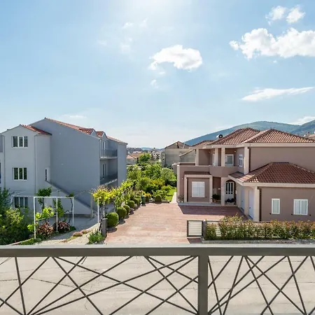 Apartment New In Town Center *